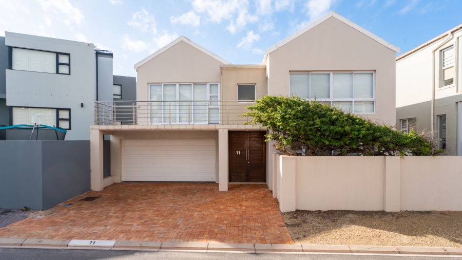 4 Bedroom Property for Sale in Calypso Beach Western Cape